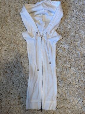 Veronica Beard White Hooded Dickey